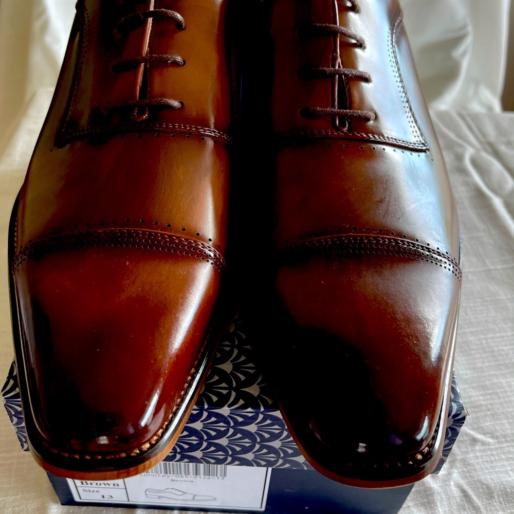 New Beautiful shoes Sz . 13 with box